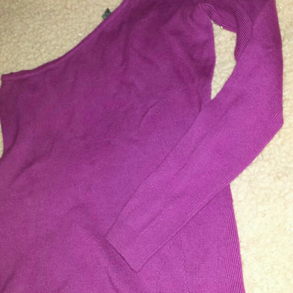 Guess violet/purple one sleeve sweater